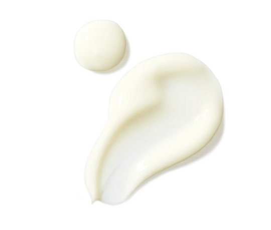 Droplets of Augustinus Bader The Retinol Serum, shown on a white background.